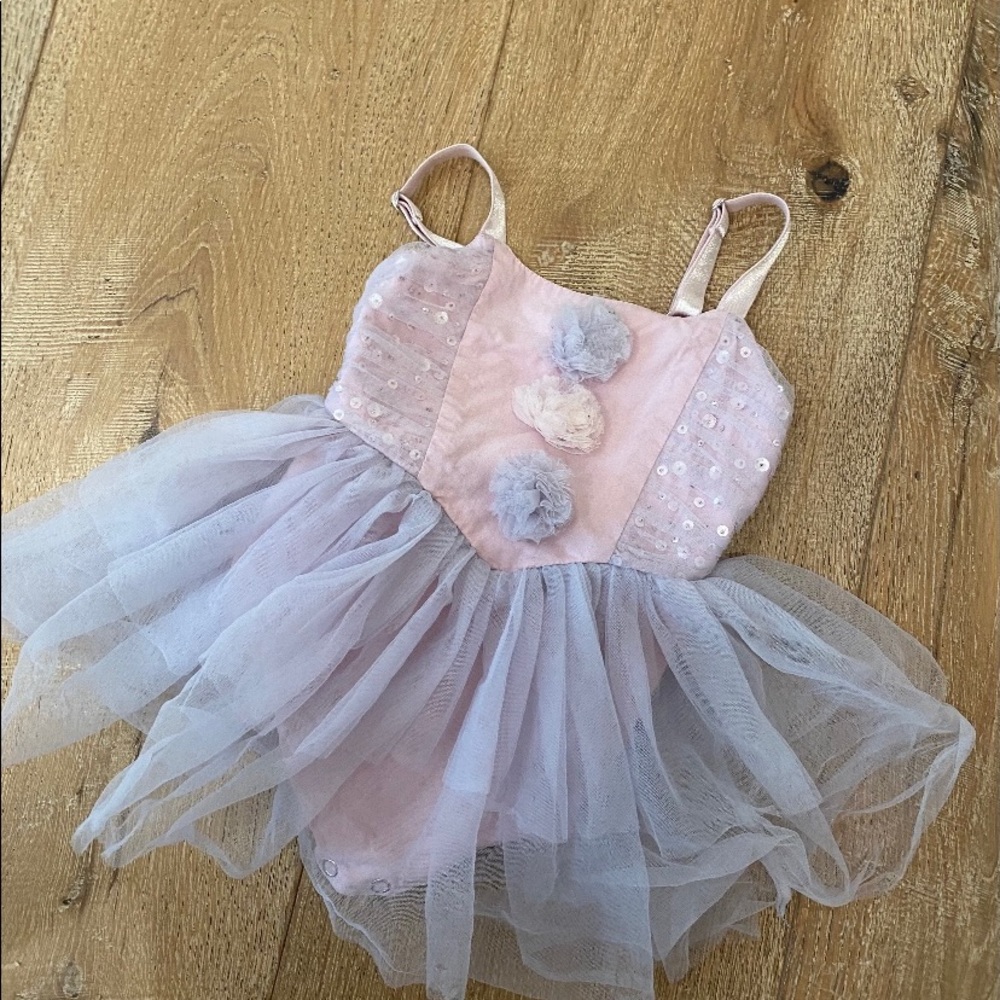 Tutu du monde 6-12m Euc